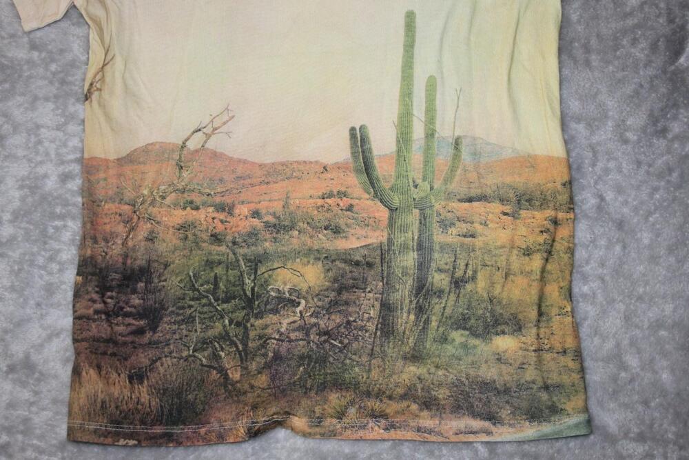 GUESS Shirt Mens M Beige Short Sleeve Desert Cactus Graphic Crewneck Tagless - Picture 12 of 15